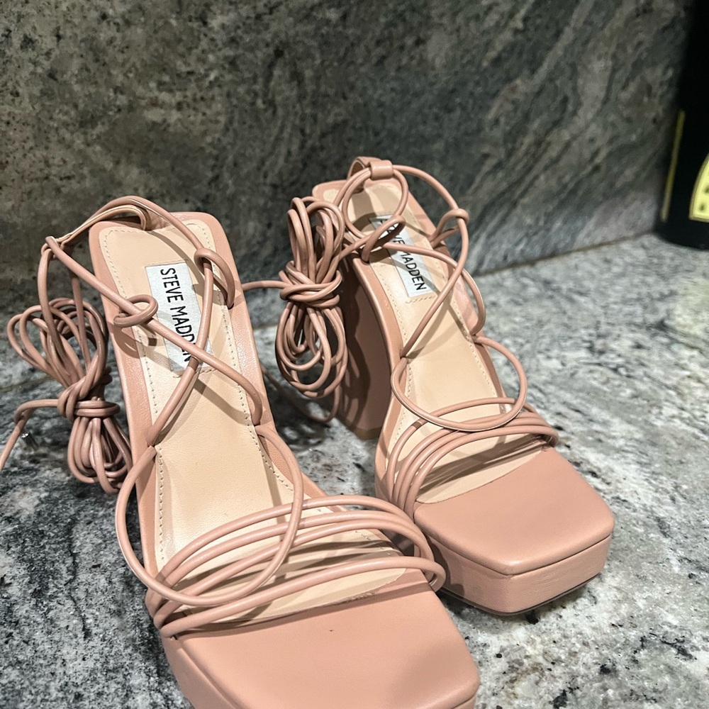 Steve Madden Women's Manzie Heeled Sandal